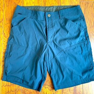 Kuhl Renegade short dark blue in color